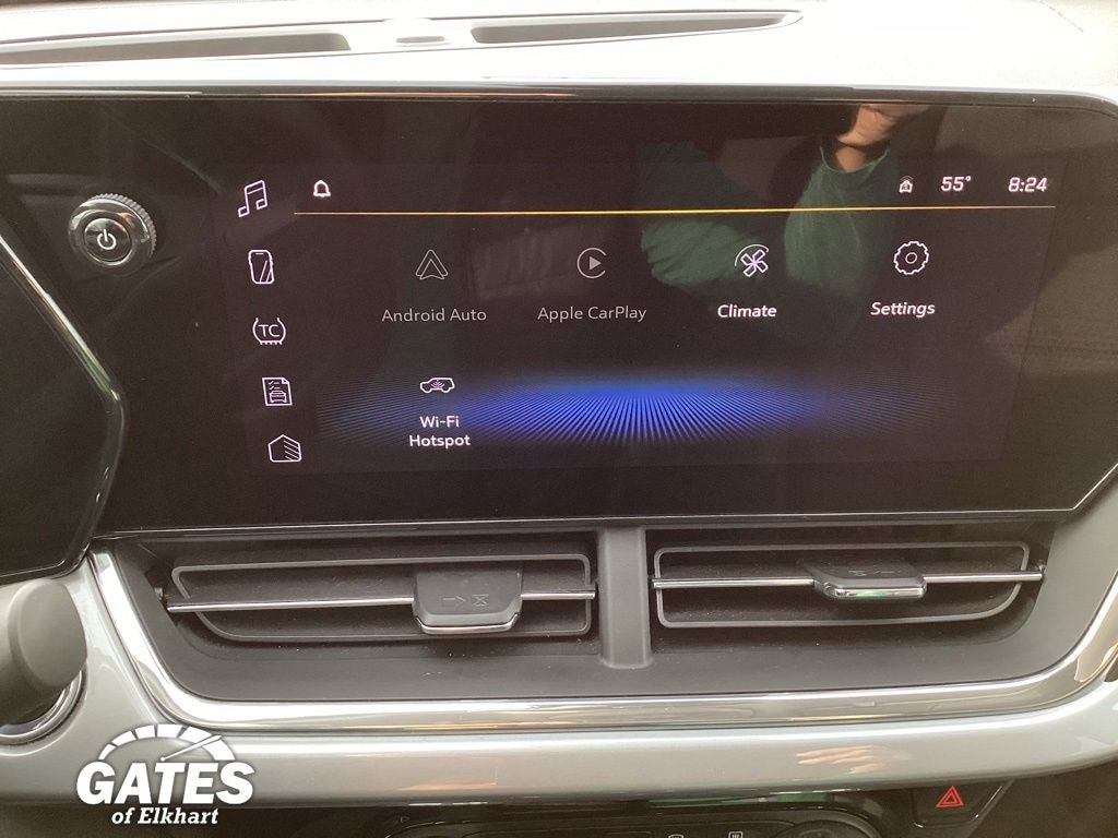 Used 2025 Chevrolet Trax LT SUV