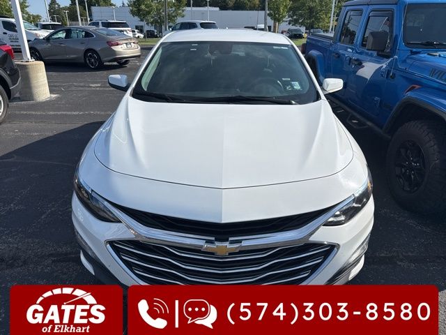 2023 Chevrolet Malibu 1LT photo 2
