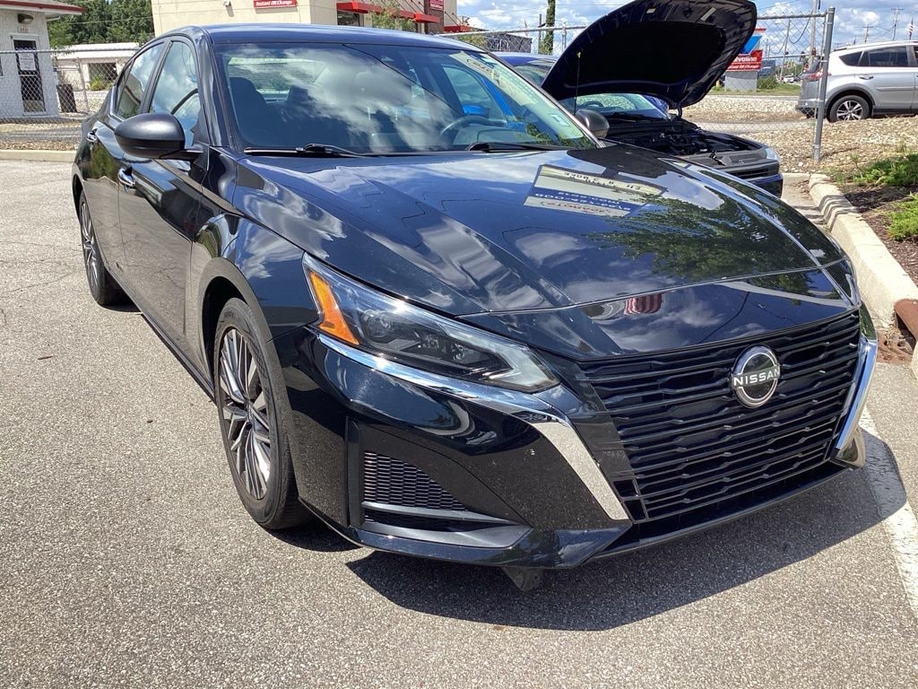 Used 2024 Nissan Altima 2.5 SV Sedan
