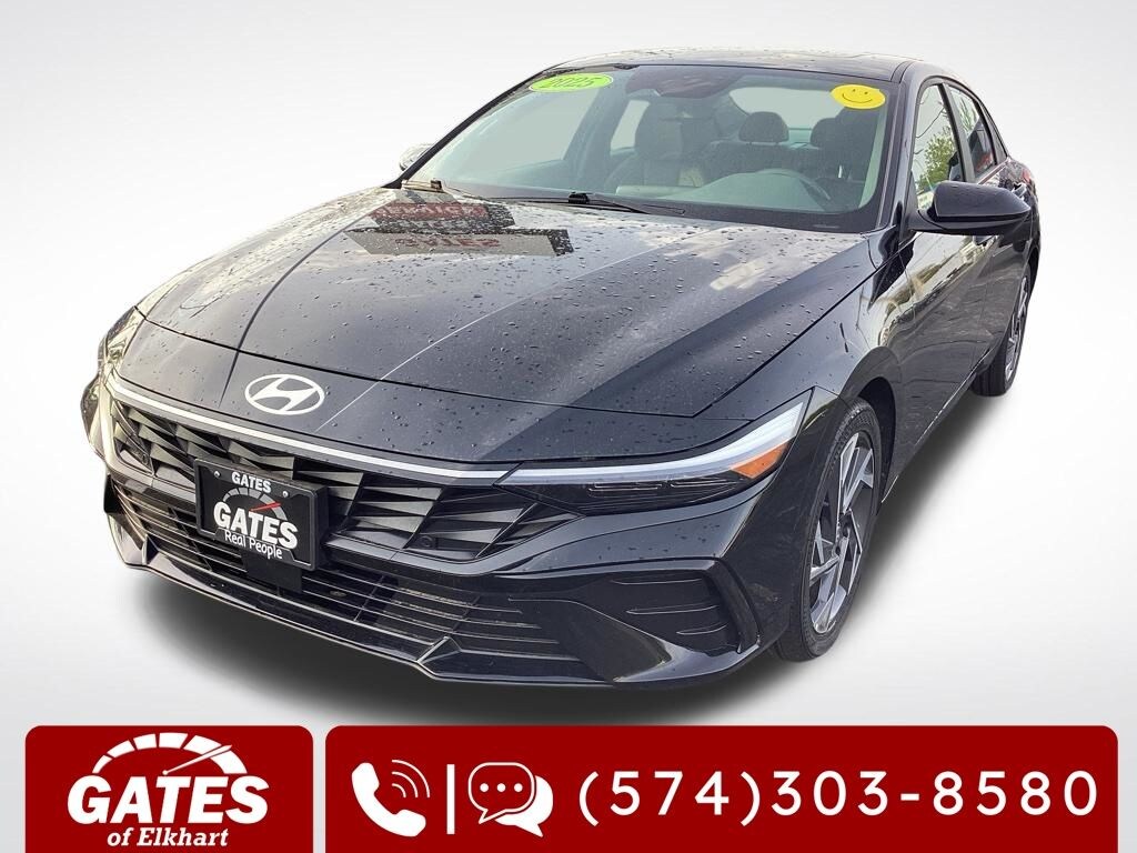Used 2025 Hyundai Elantra SEL Convenience Sedan
