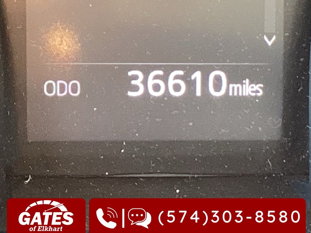 2024 Toyota Camry SE photo 3