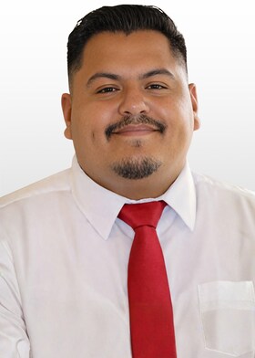 Staff member Bryan Mendez from ID_37484c845927