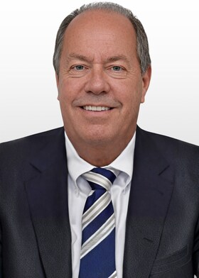 Staff member Dennis Pynaert from ID_2344acf50163