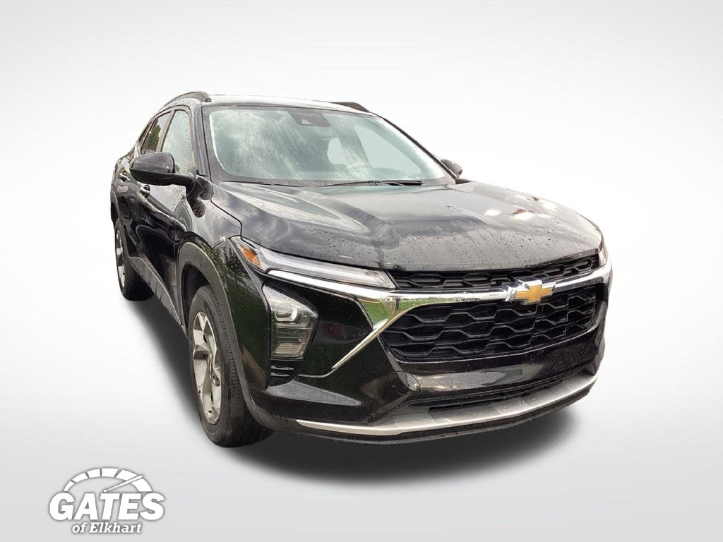 Used 2025 Chevrolet Trax LT SUV