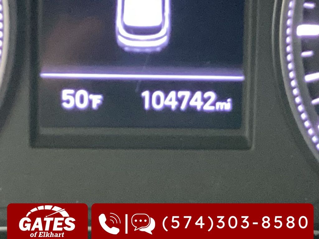 2020 Hyundai Santa Fe SE photo 4