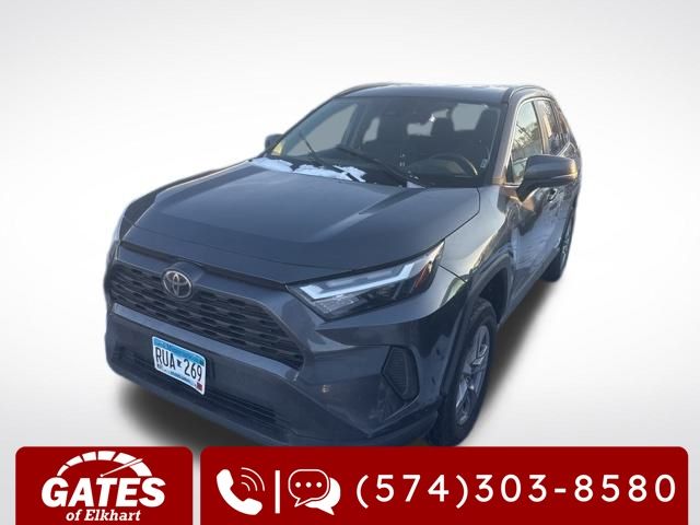 2025 Toyota RAV4 XLE's photo