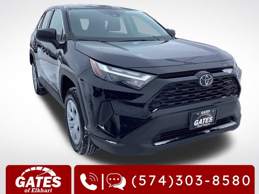 2025 Toyota RAV4 LE's photo