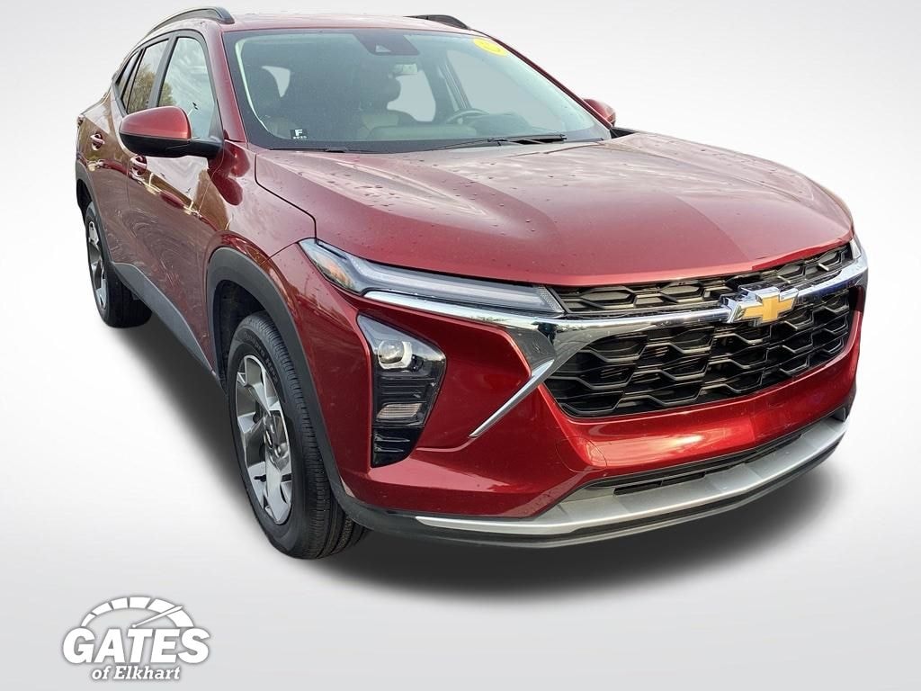 Used 2025 Chevrolet Trax LT SUV