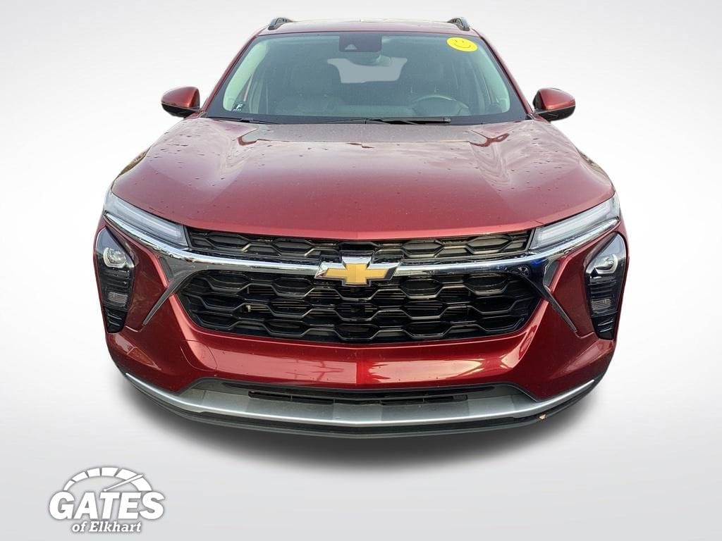 Used 2025 Chevrolet Trax LT SUV