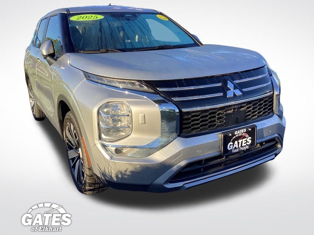 Used 2025 Mitsubishi Outlander SE SUV