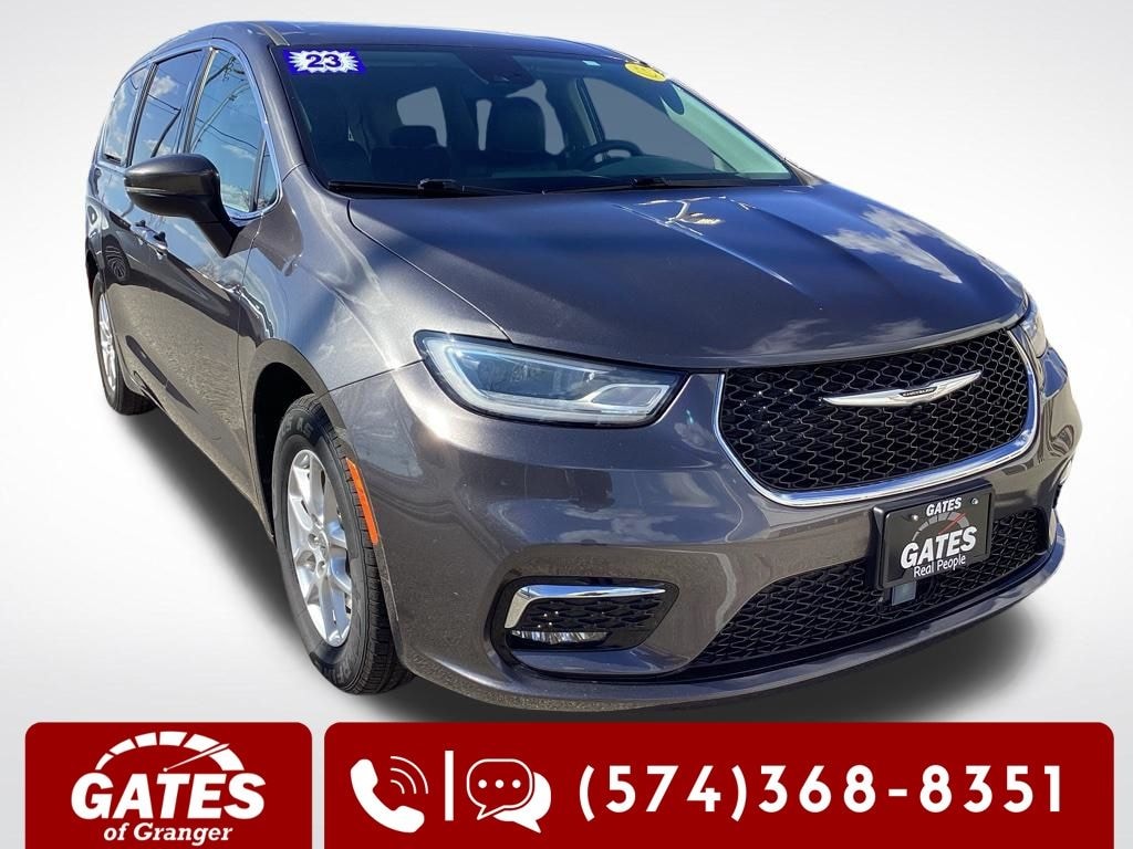 Used 2023 Chrysler Pacifica Touring L Minivan/Van