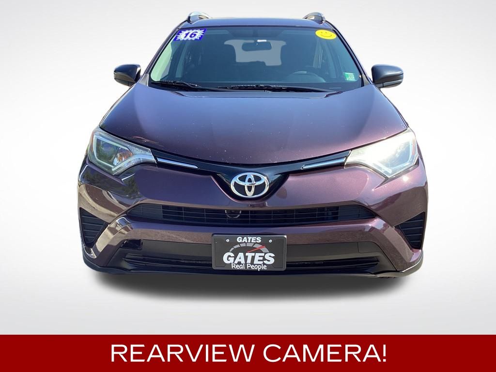 2016 Toyota RAV4 LE photo 2