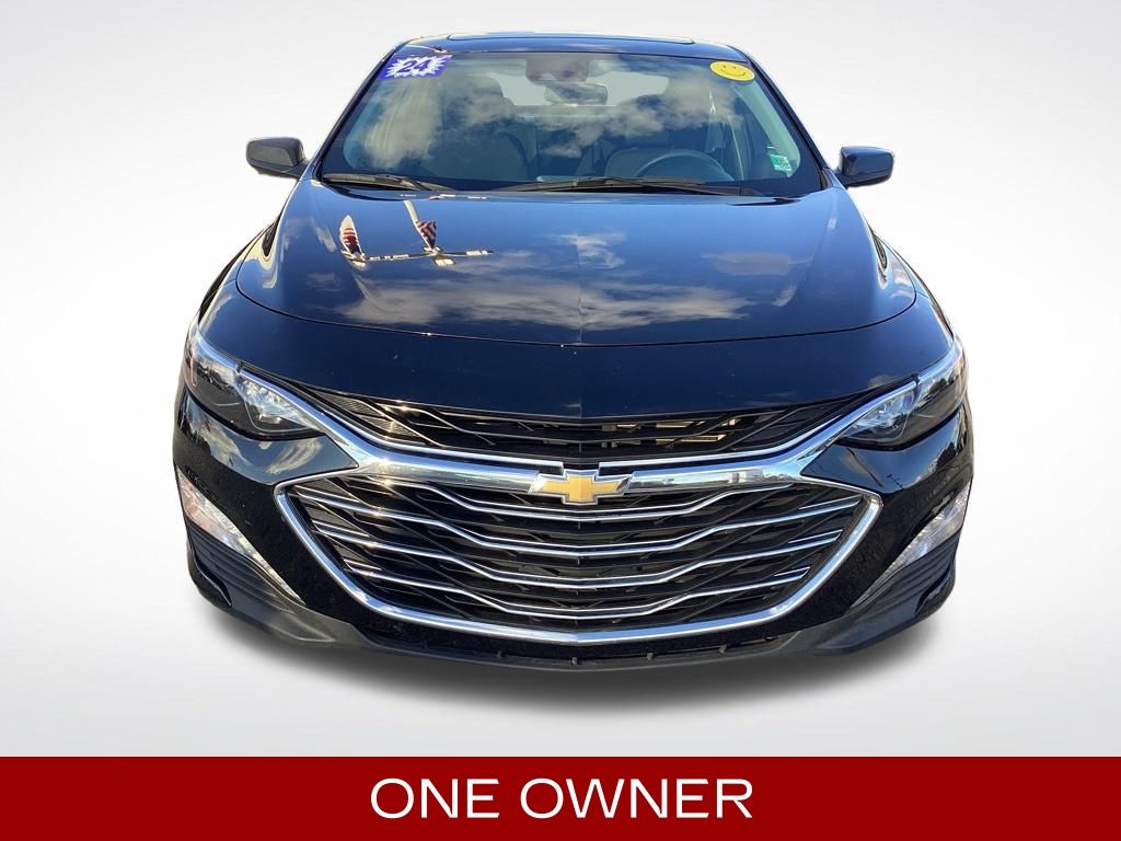 2024 Chevrolet Malibu 1LT photo 2