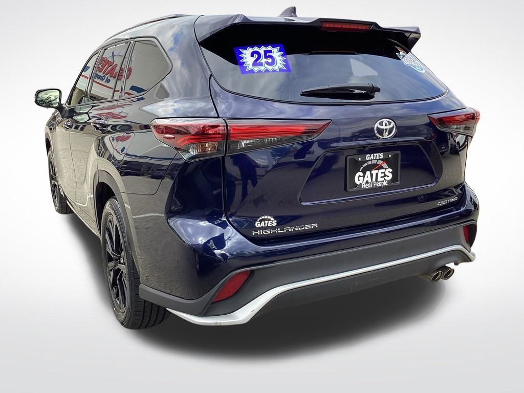 2025 Toyota Highlander XSE - Photo 9