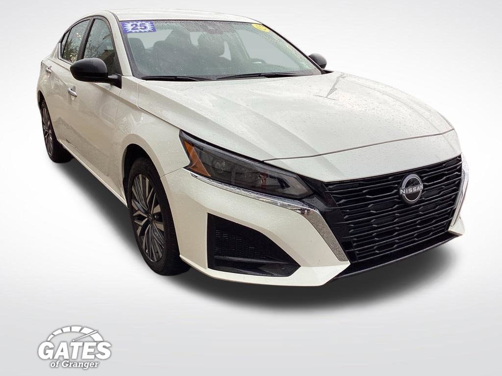 Used 2025 Nissan Altima SV Sedan