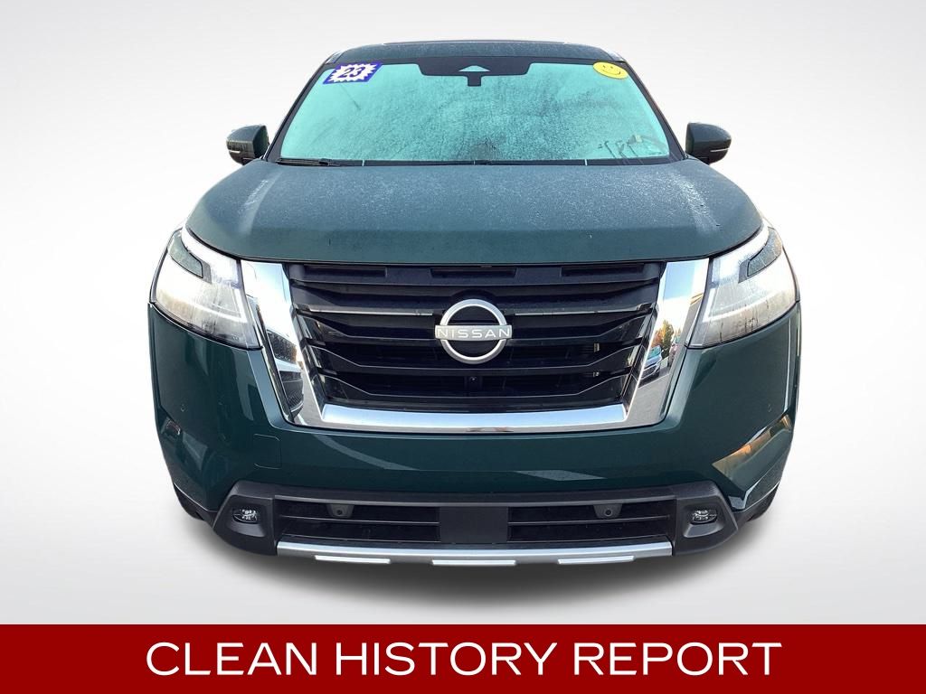 2023 Nissan Pathfinder SL photo 2