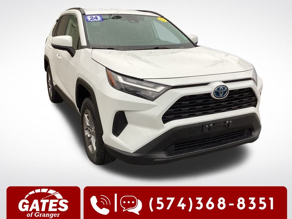 2024 Toyota RAV4 XLE's photo