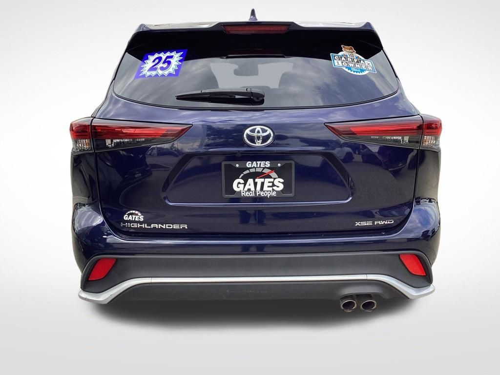 2025 Toyota Highlander XSE - Photo 10