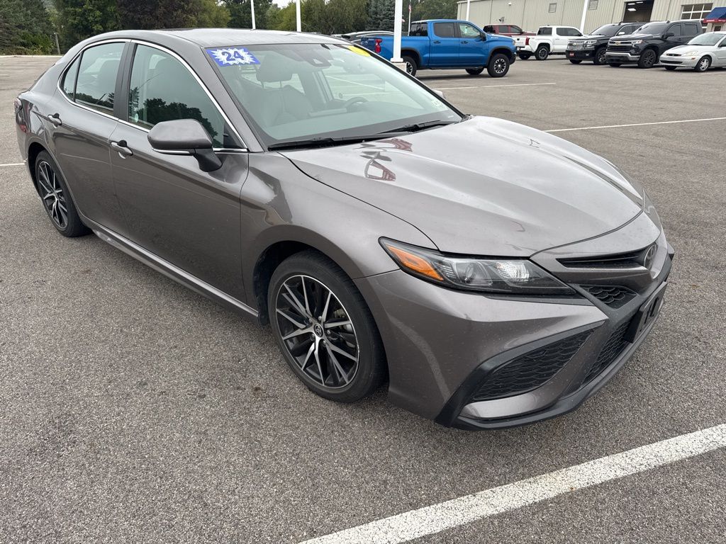 2024 Toyota Camry SE photo 2