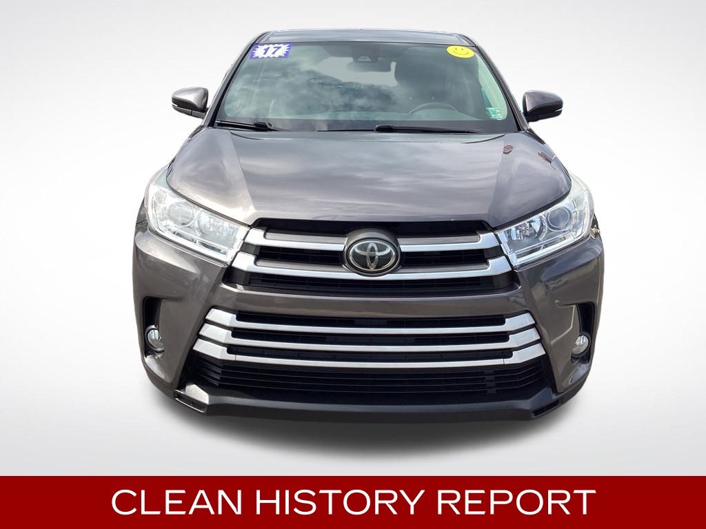 2017 Toyota Highlander LE Plus photo 2