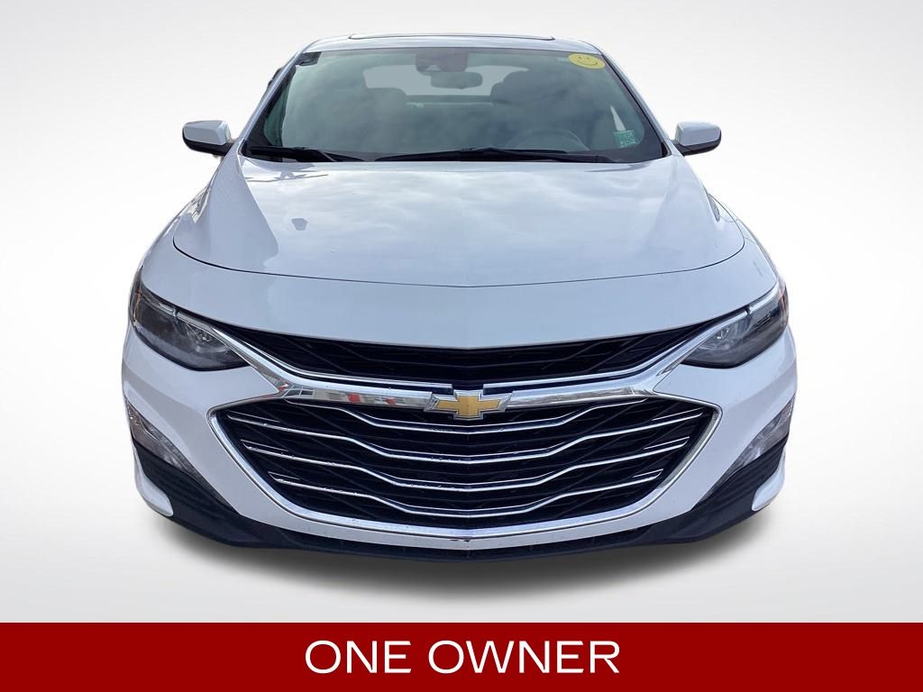 2024 Chevrolet Malibu 1LT photo 2