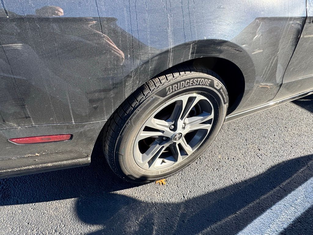 2014 Ford Mustang V6 photo 4