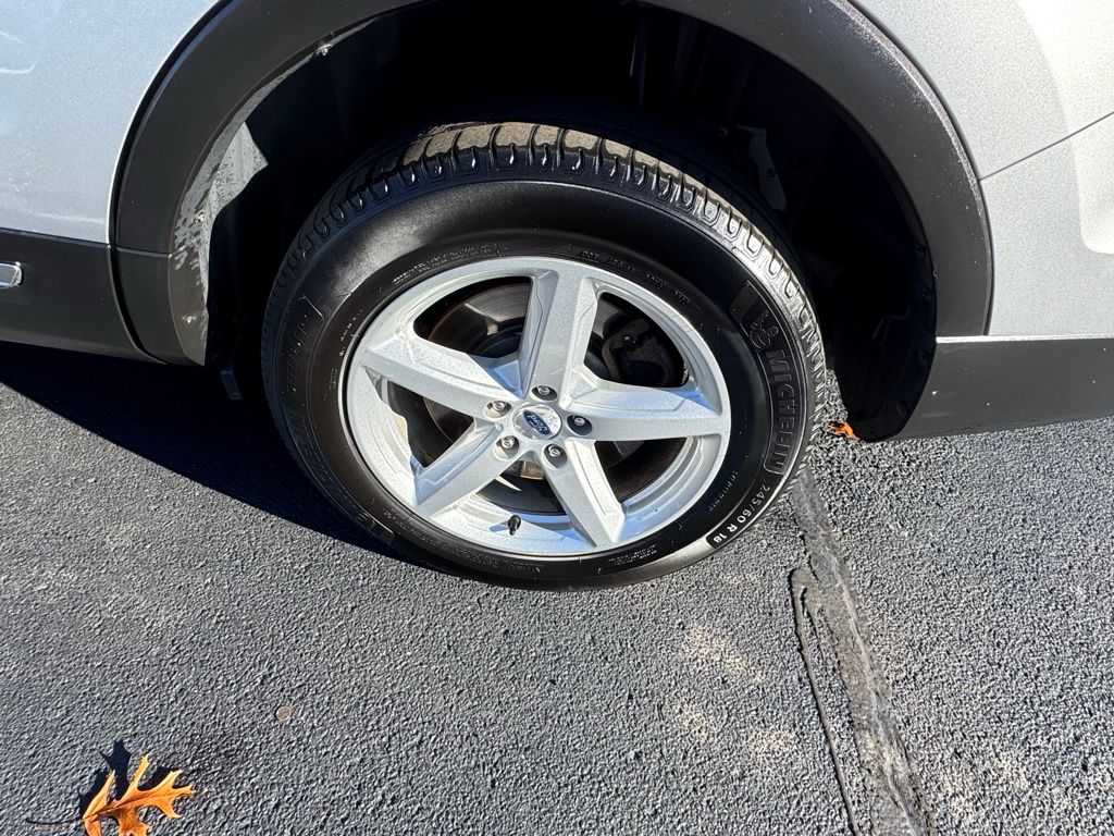 2016 Ford Explorer XLT photo 4