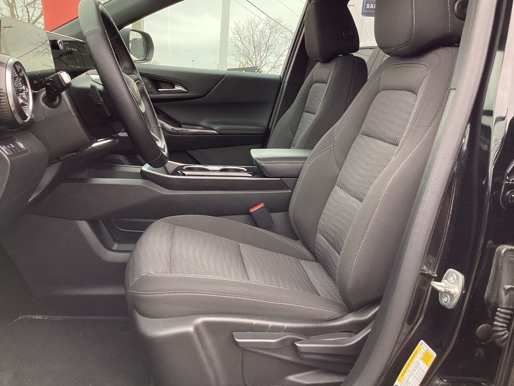 2025 Chevrolet Equinox LT - Photo 15