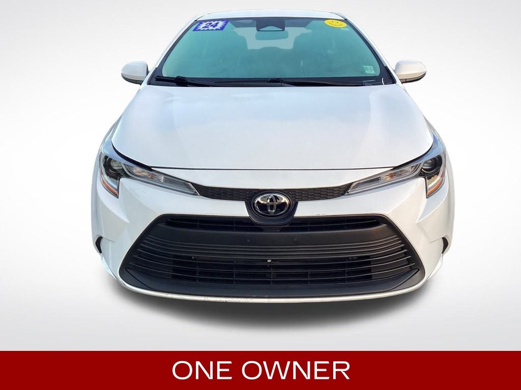 2024 Toyota Corolla LE photo 2