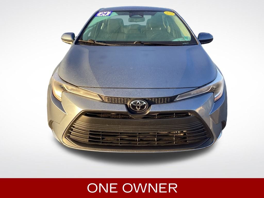 2024 Toyota Corolla LE photo 2