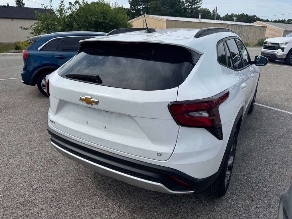 Used 2025 Chevrolet Trax LT SUV