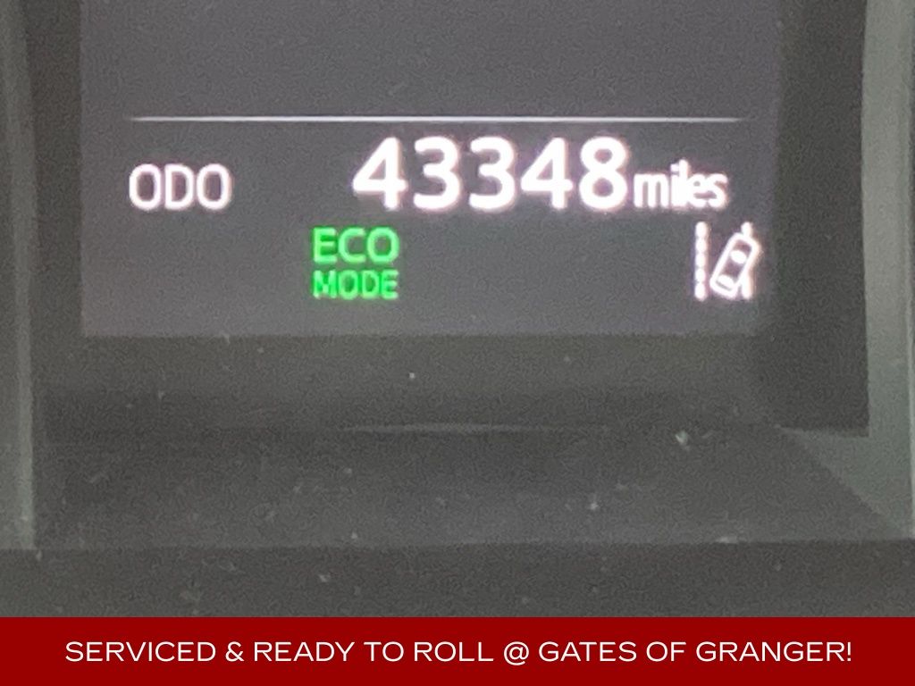 2024 Toyota Camry LE photo 4