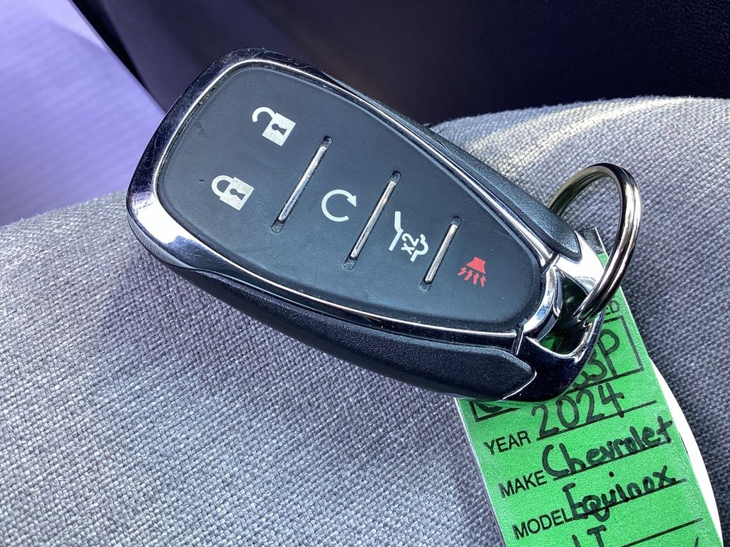 2024 Chevrolet Equinox LT - Photo 36