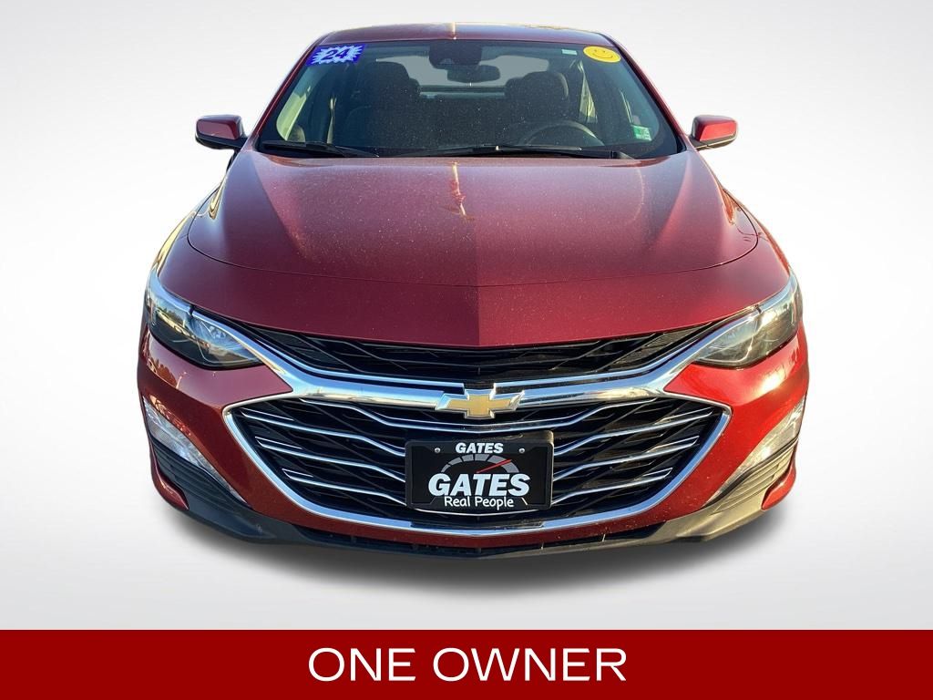 2024 Chevrolet Malibu 1LT photo 2