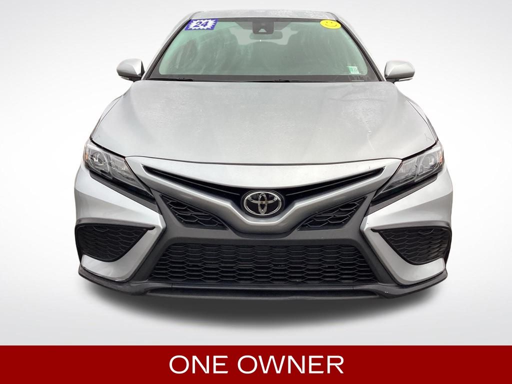 2024 Toyota Camry SE photo 2