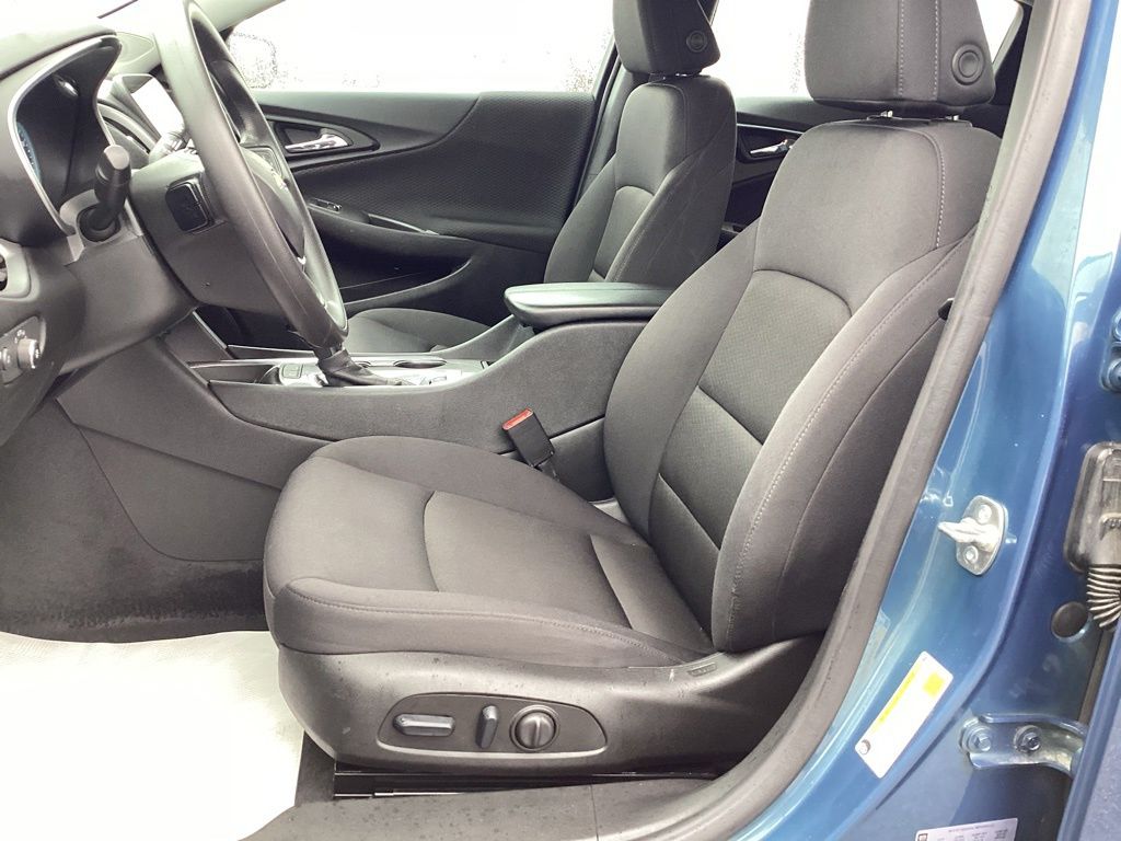 2025 Chevrolet Malibu 1LT - Photo 12