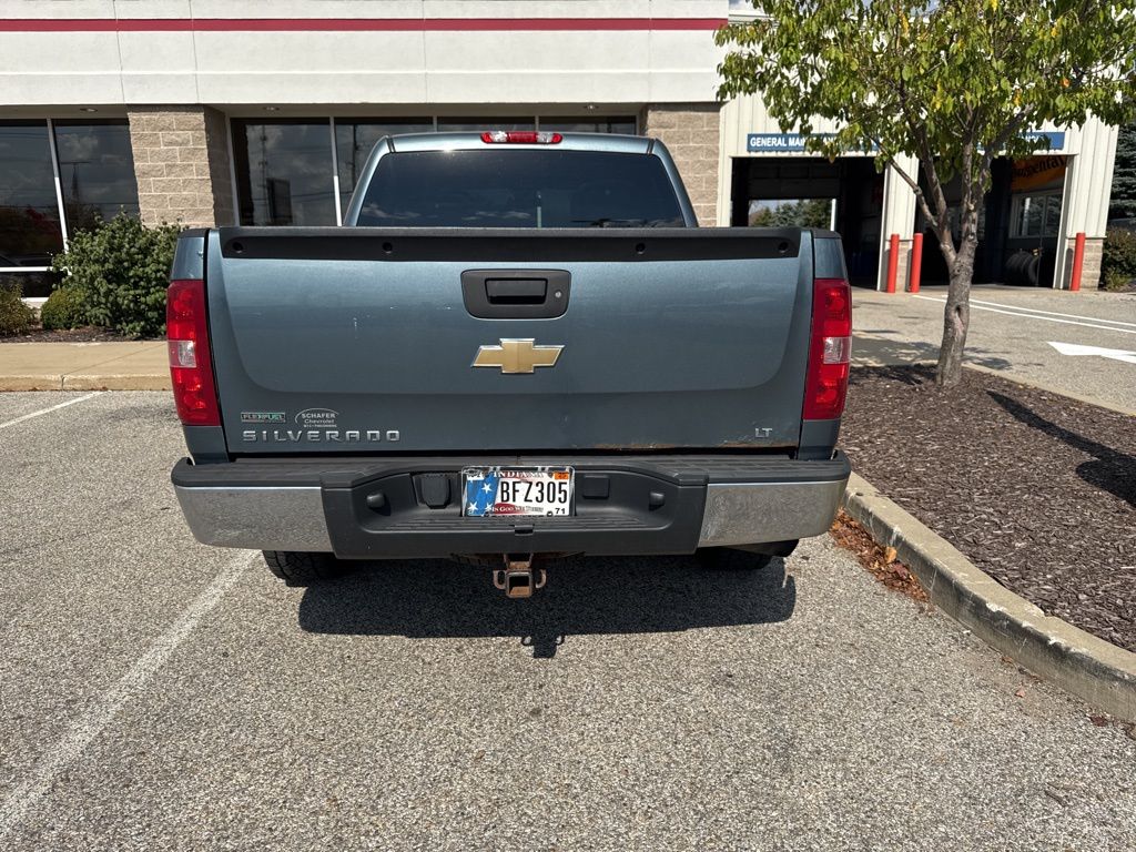 2011 Chevrolet Silverado 1500 LT photo 2