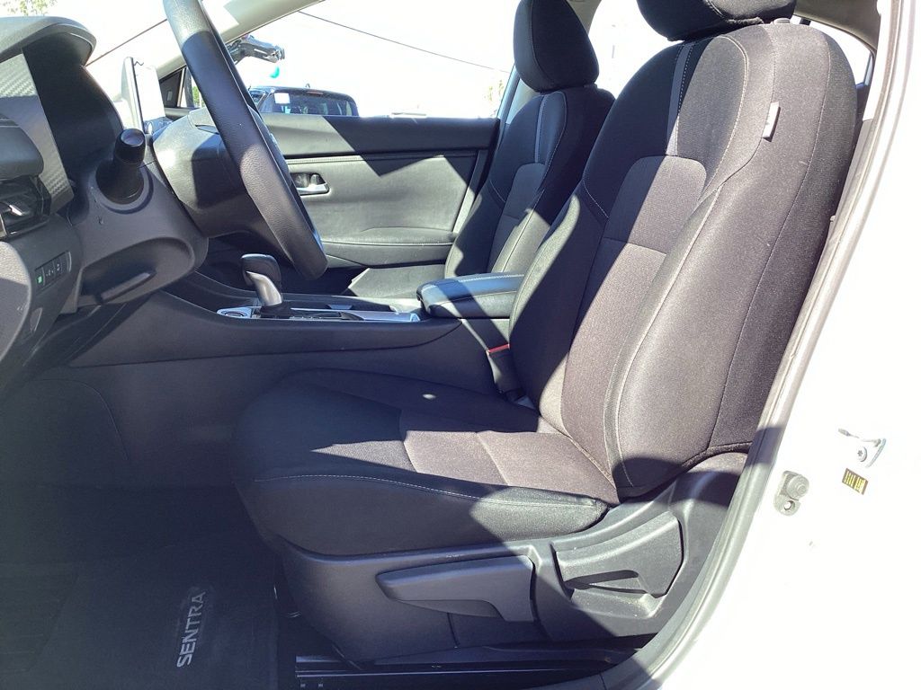 2025 Nissan Sentra SV - Photo 12