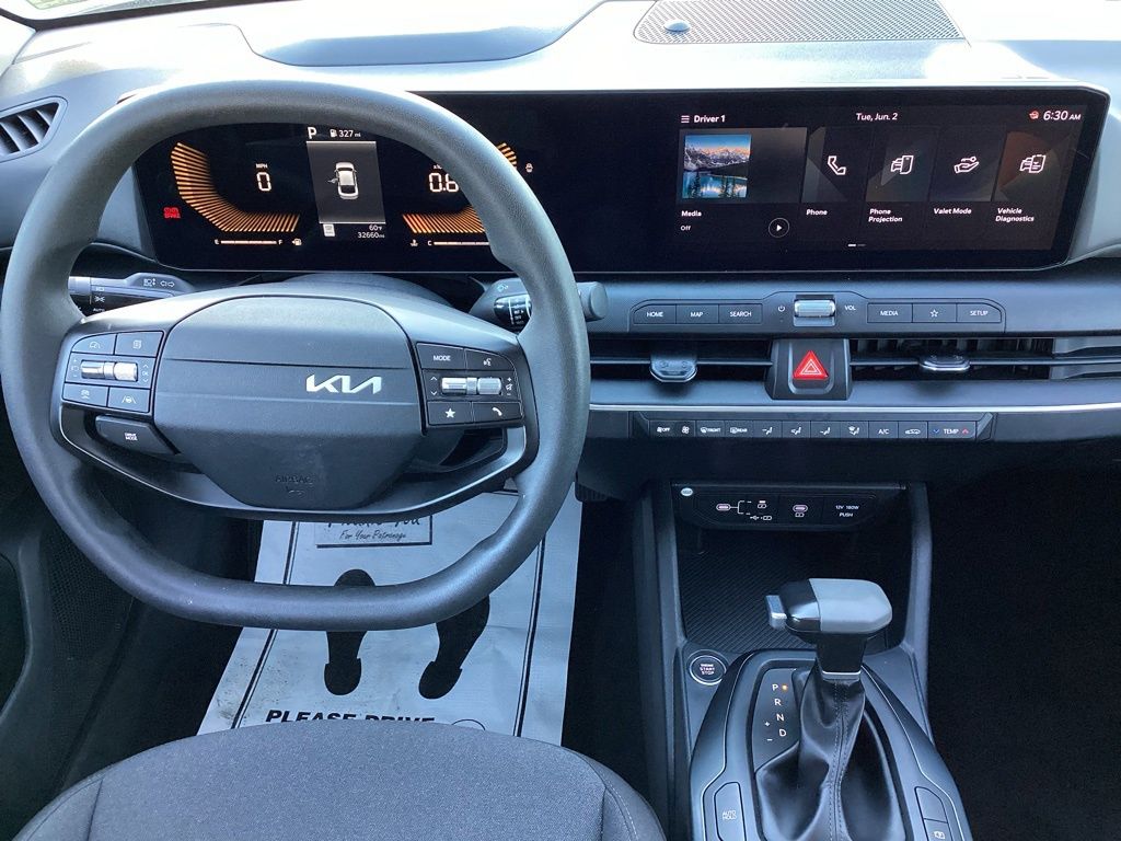 2025 Kia K4 LXS - Photo 14