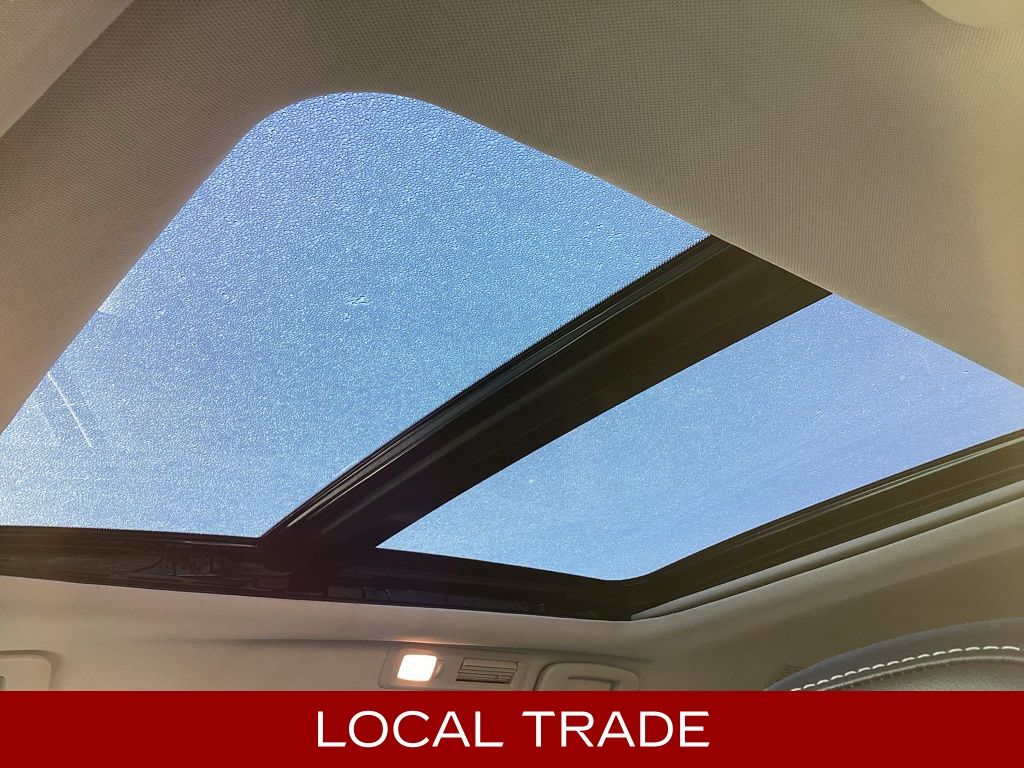 2023 Nissan Pathfinder SL photo 4