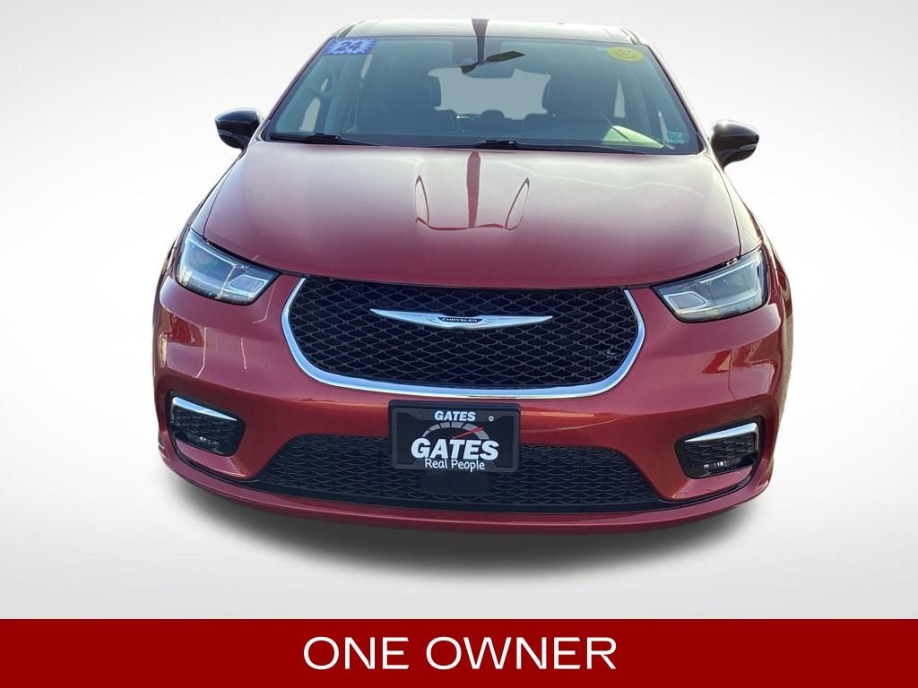 Used 2024 Chrysler Pacifica Touring L Minivan/Van