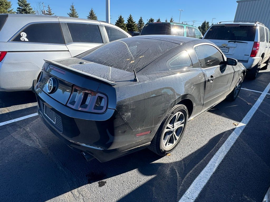2014 Ford Mustang V6 photo 3