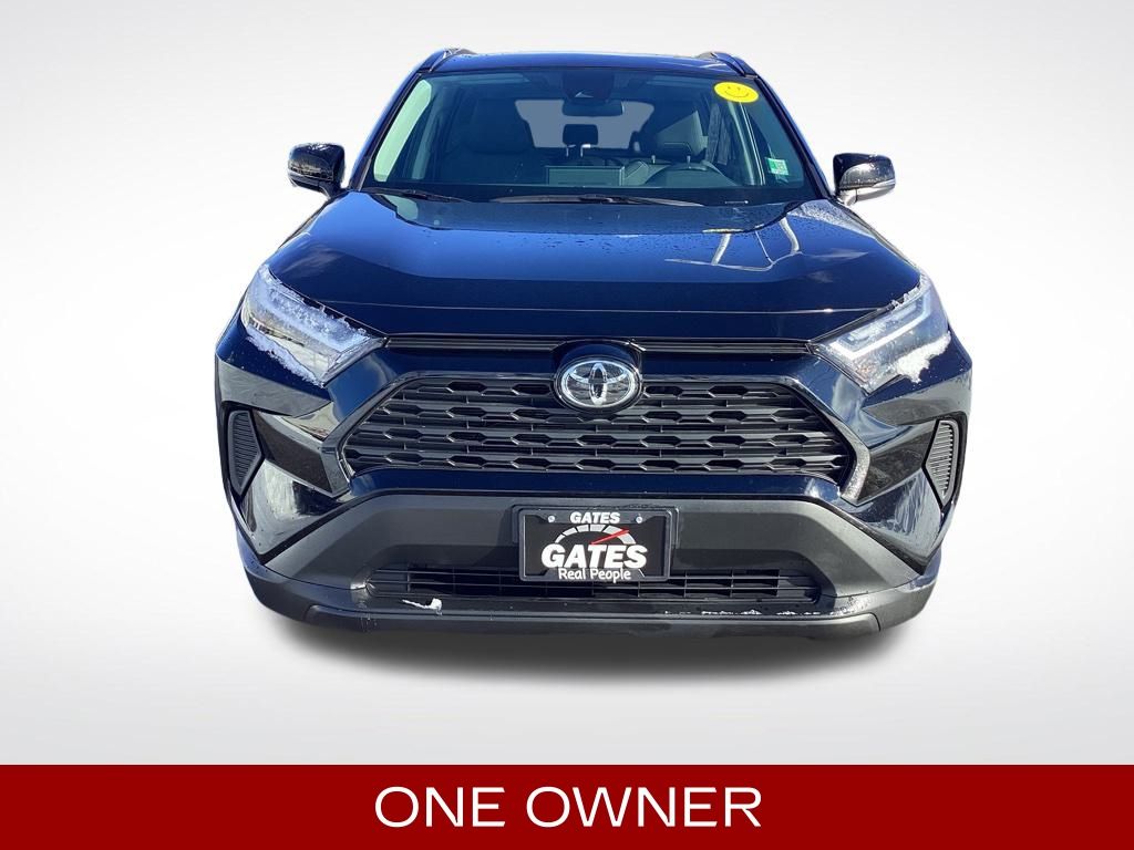 2025 Toyota RAV4 Hybrid XLE photo 2