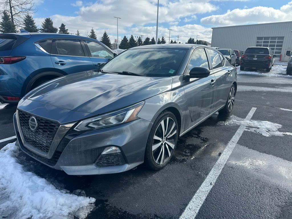 Used 2019 Nissan Altima SR with VIN 1N4BL4CV6KC141239 for sale in South Bend, IN