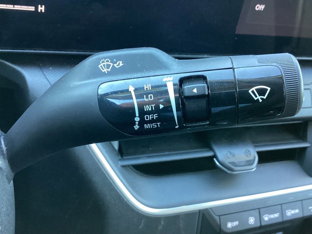 2025 Kia K4 LXS - Photo 20