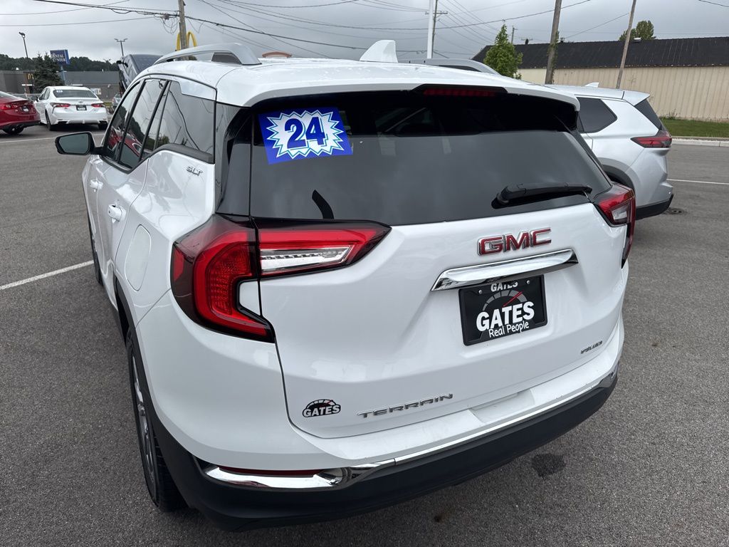 2024 Gmc Terrain SLT photo 3