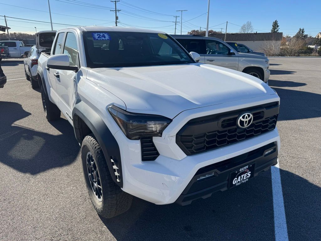 2024 Toyota Tacoma photo 2