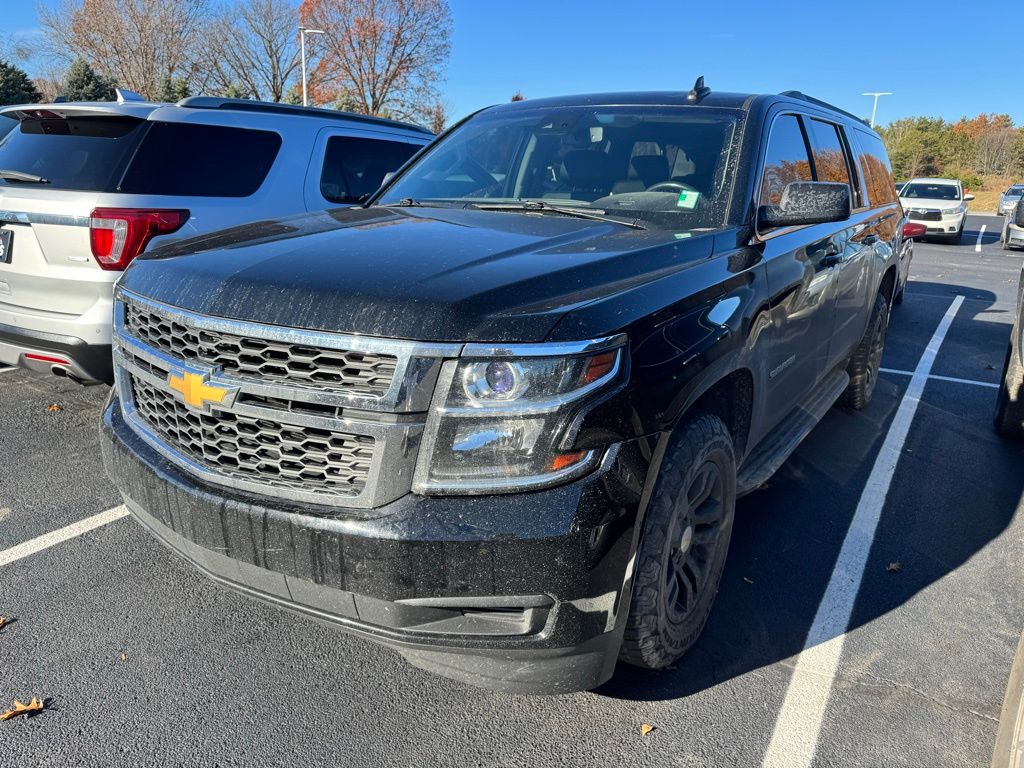 2016 Chevrolet Suburban LT photo 2