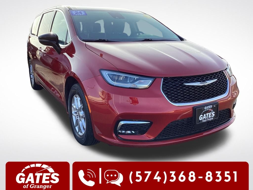 2024 Chrysler Pacifica Touring L's photo