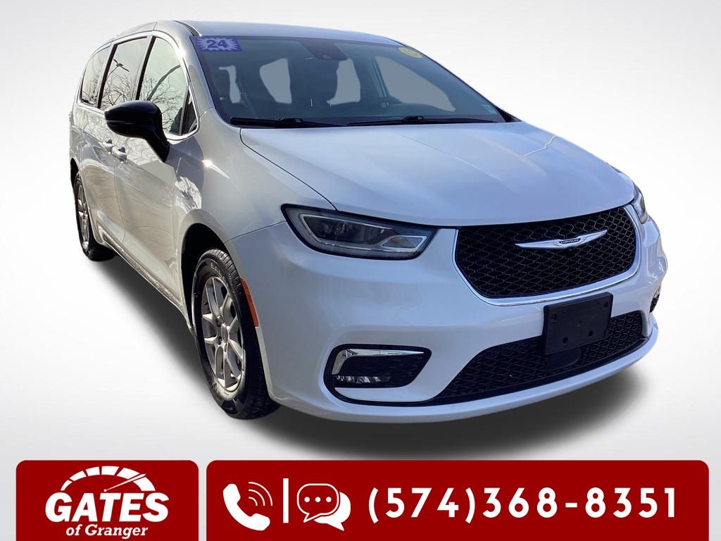 2024 Chrysler Pacifica Touring L's photo